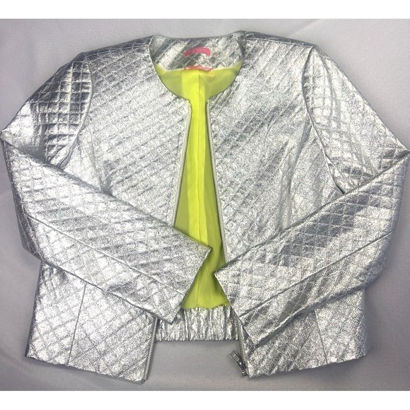 Isaac Mizrahi Jackets & Blazers - Isaac Mizrahi quilted metallic silver statement piece short jacket size 10